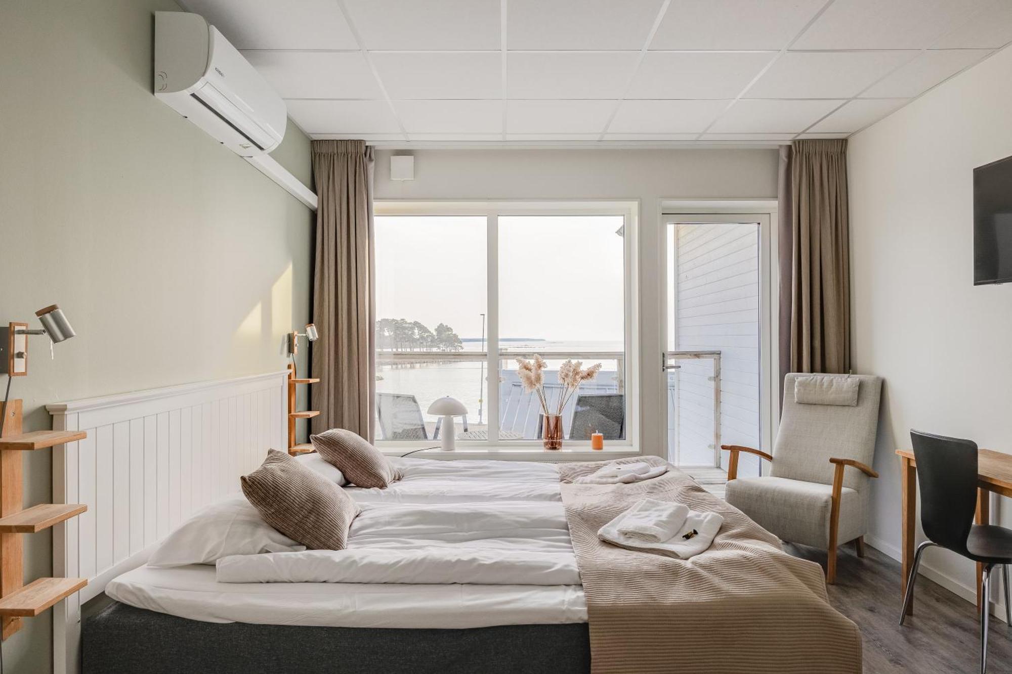 Hotell Hamnen Färjestaden Exterior foto